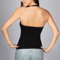 Palaidinė nuoga nugara