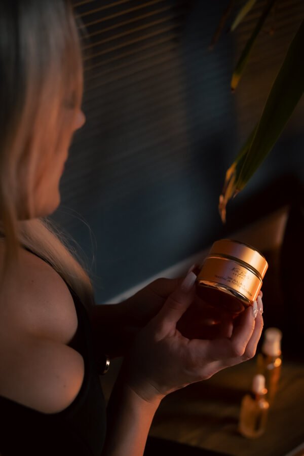 "The North beauty"   atkuriamasis ir maitinantis veido kremas su 24K auksu, 50ml