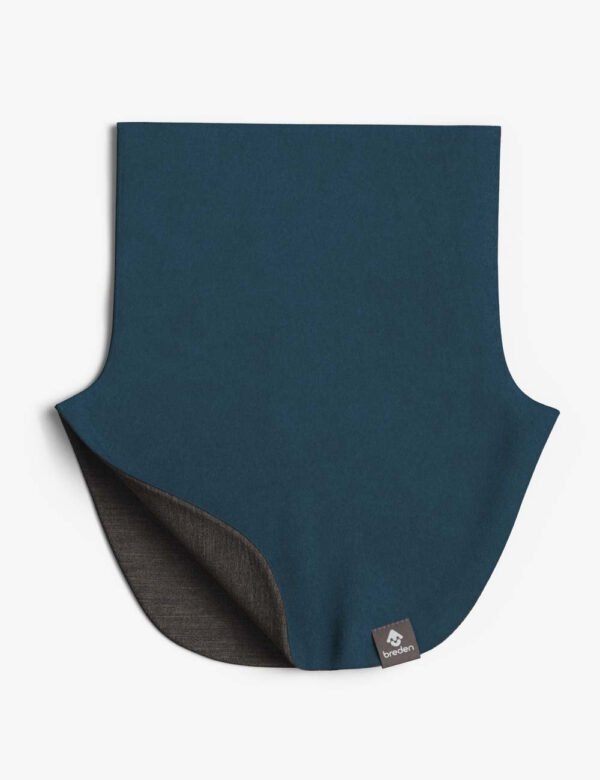 MIKEL-kids-merino-tubescarf-covers-chest_solid-blue-legion-fl.jpg "Breden" merino vilnos mova "MIKEL"
