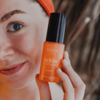 "Berrichi" drėkinantis SERUMAS „Putlumas ir švytėjimas", 30ml