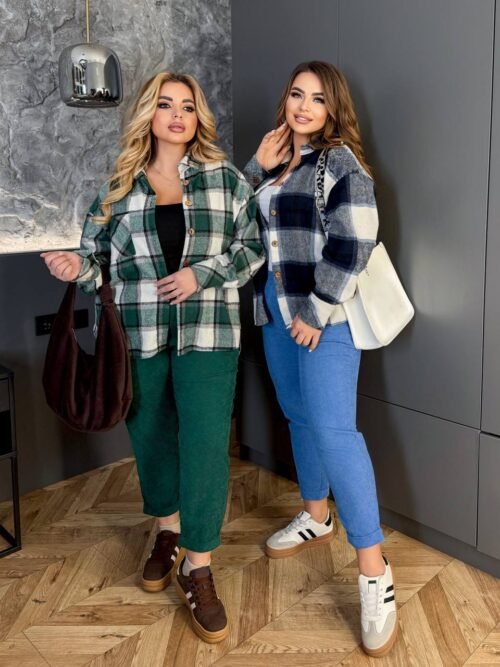 Kelnių ir languotų marškinių kostiumėlis