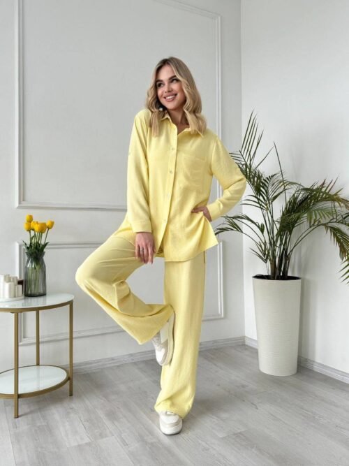 Dviejų dalių vasariškas kostiumas