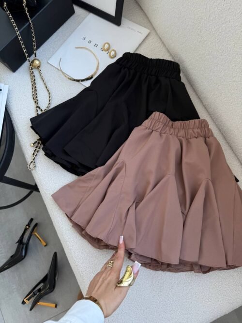 Populiariausias sijonas su šortukais