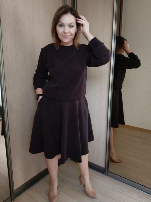 Trikotažinio velveto kostiumas