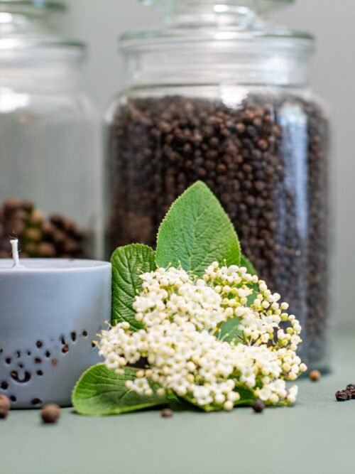 Sojos vaško žvakė su pačiulių aromatu 325 ml.