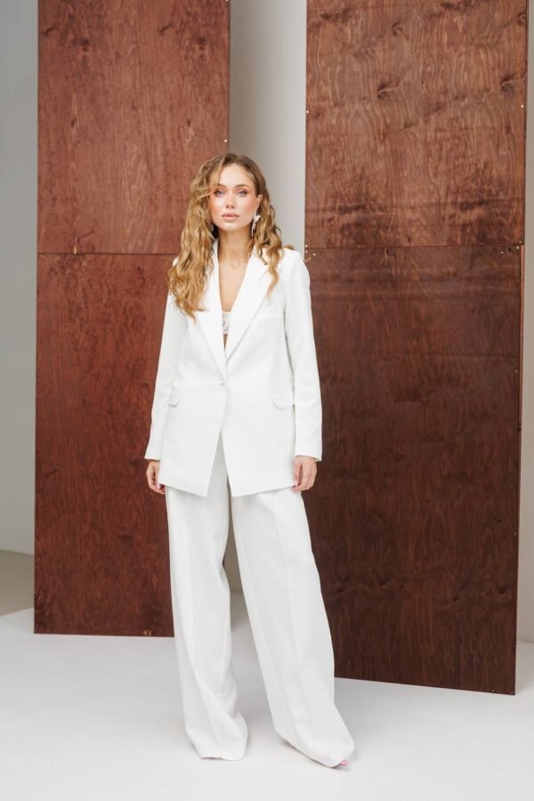 Klasikinis dviejų dalių kelnių kostiumas