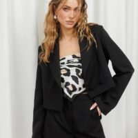 Kostiumas su šortais